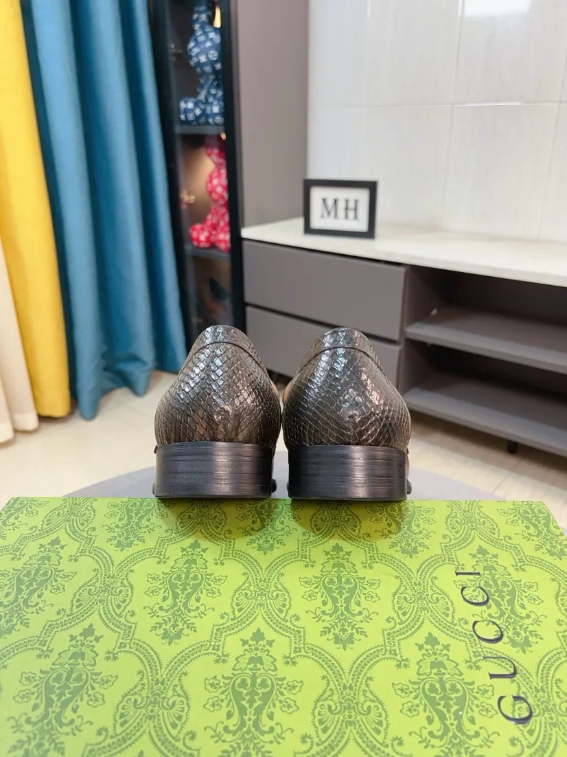 Men's shoes 💰500🌹🌹[GUCCI Gucci] A new style of formal men's leather shoes is coming ~ The original quality upper is made of Italian cowhide➕The leather is soft and delicate, comfortable and soft. The top layer of genuine leather, rubber wear-resistant outsole, the shoe shape is dignified and domineering, and the luxury charm is not concealed! The natural and free nouveau riche leads the trend. Code number: 38-44